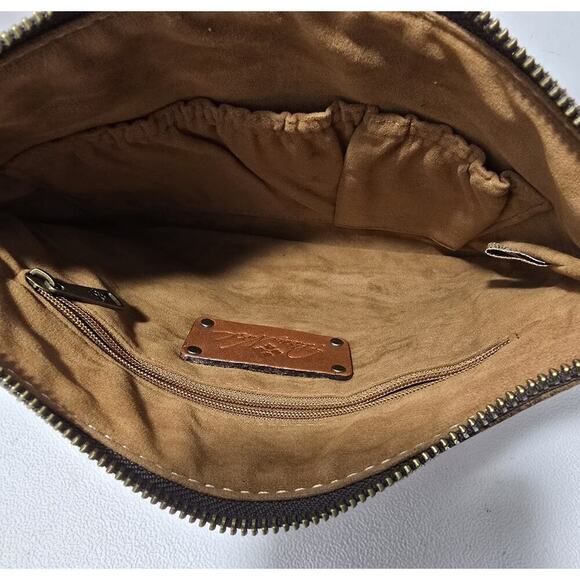 Patricia Nash Tooled Wristlet Florence Capri Leather Limited Style #P24907 - Picture 9 of 10